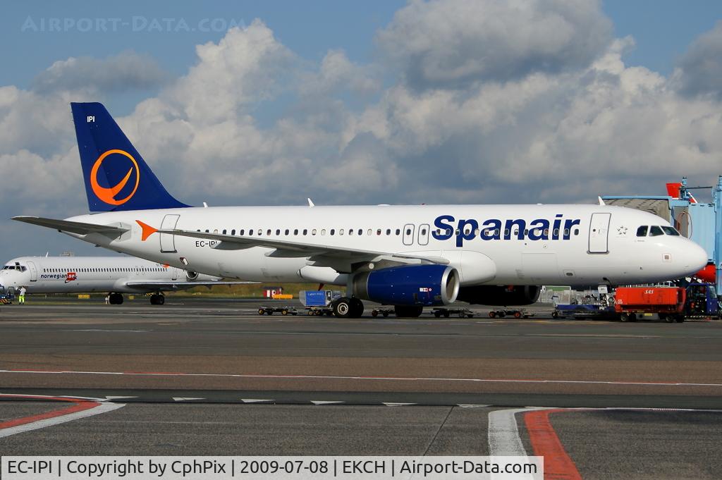 EC-IPI, 2003 Airbus A320-232 C/N 2027, A320