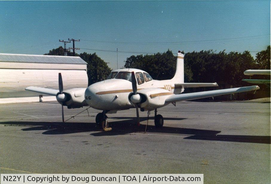 N22Y, 1947 Riley D-16 Twin Navion C/N TN-9 (NAV-4-532), Photo taken in the early 1970s