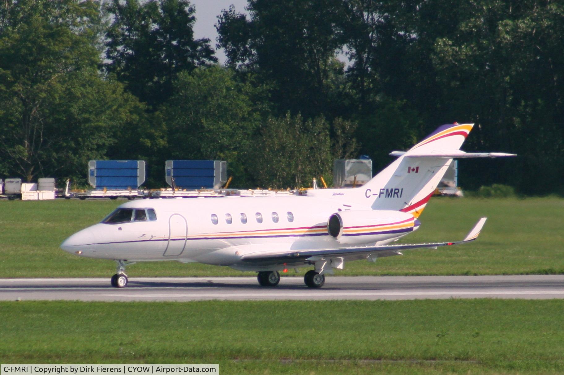 C-FMRI, 2004 Raytheon Hawker 800XP C/N 258688, Taking off ay Ottawa Macdonald-Cartier Airport