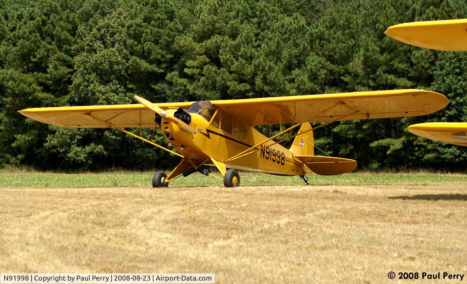 N91998, 1946 Piper J3C-65 Cub C/N 16433, Nice view from here