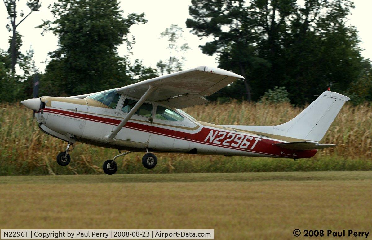 N2296T, 1977 Cessna R182 Skylane RG C/N R18200021, There she goes!