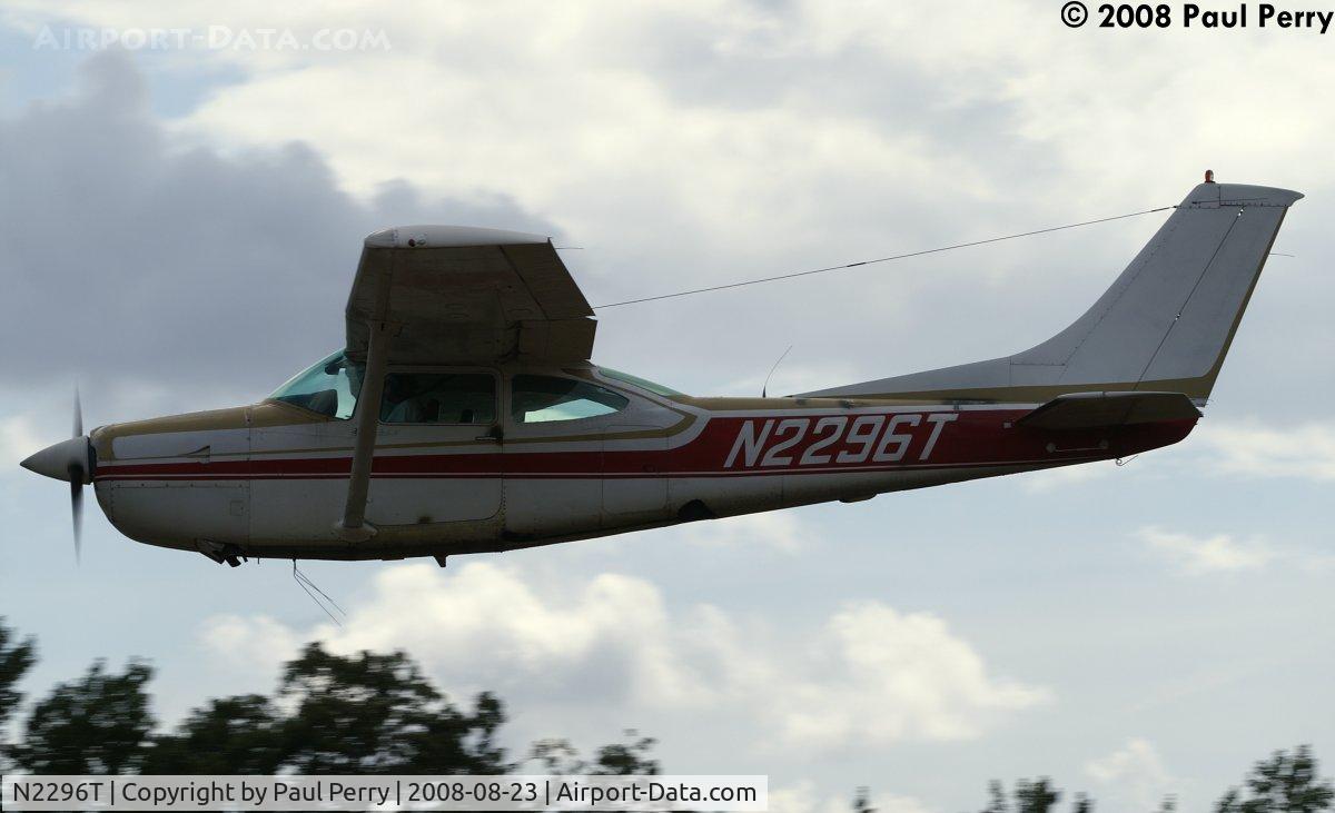 N2296T, 1977 Cessna R182 Skylane RG C/N R18200021, High Speed Pass