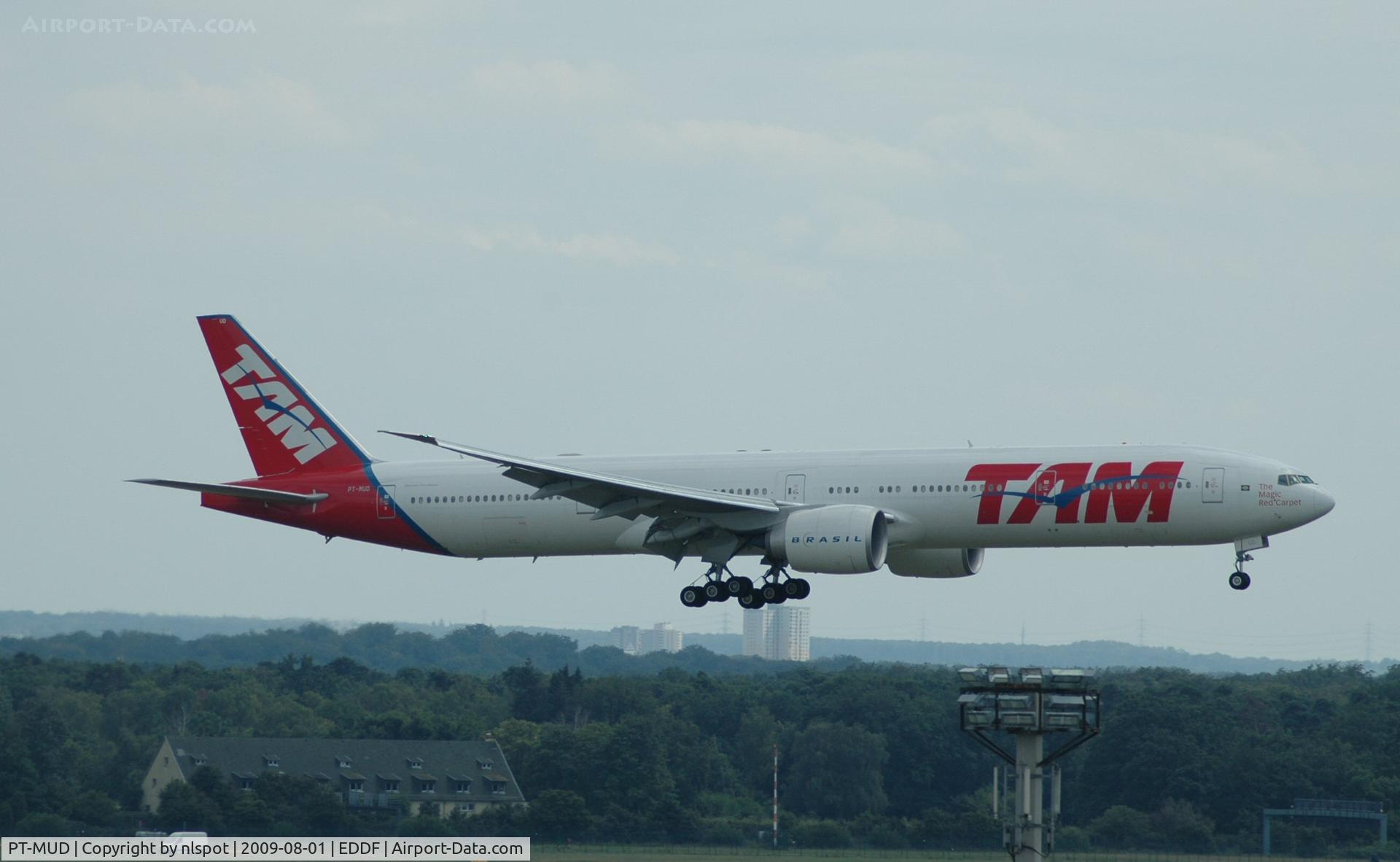 PT-MUD, 2008 Boeing 777-32W/ER C/N 37667, ...
