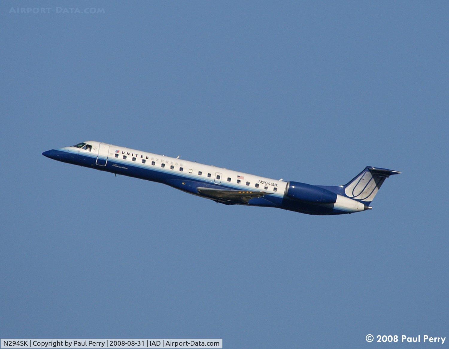N294SK, 2001 Embraer EMB-145LR C/N 145497, Winging her way out of Dulles