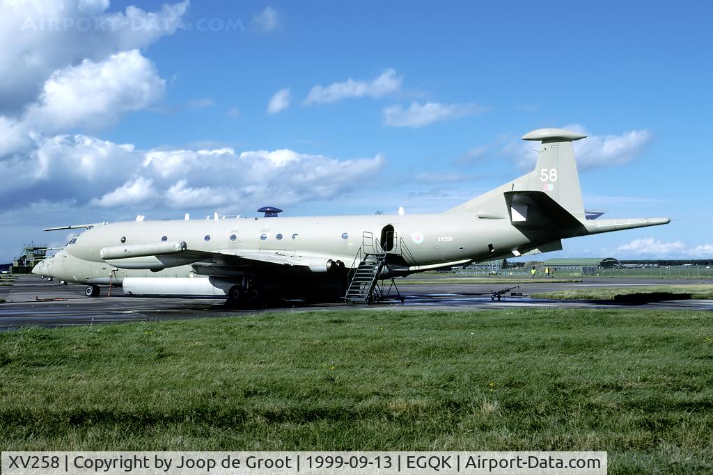 XV258, Hawker Siddeley Nimrod MR.2 C/N 8033, One of the last all British aircraft in the RAF inventory the Nimrod is still an impressive aircraft.