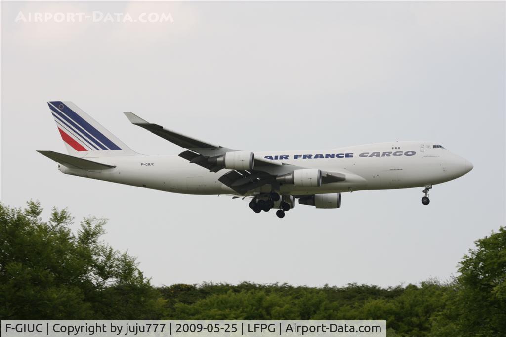 F-GIUC, 2002 Boeing 747-428F/ER/SCD C/N 32867, on landing at CDG