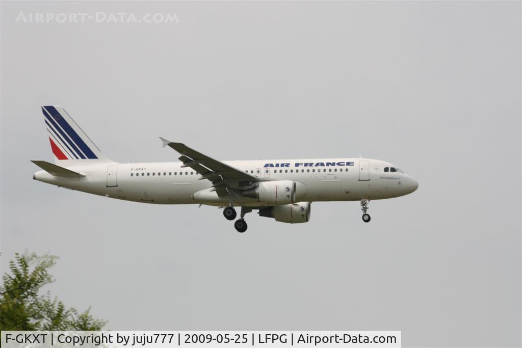 F-GKXT, 2009 Airbus A320-214 C/N 3859, on landing at CDG