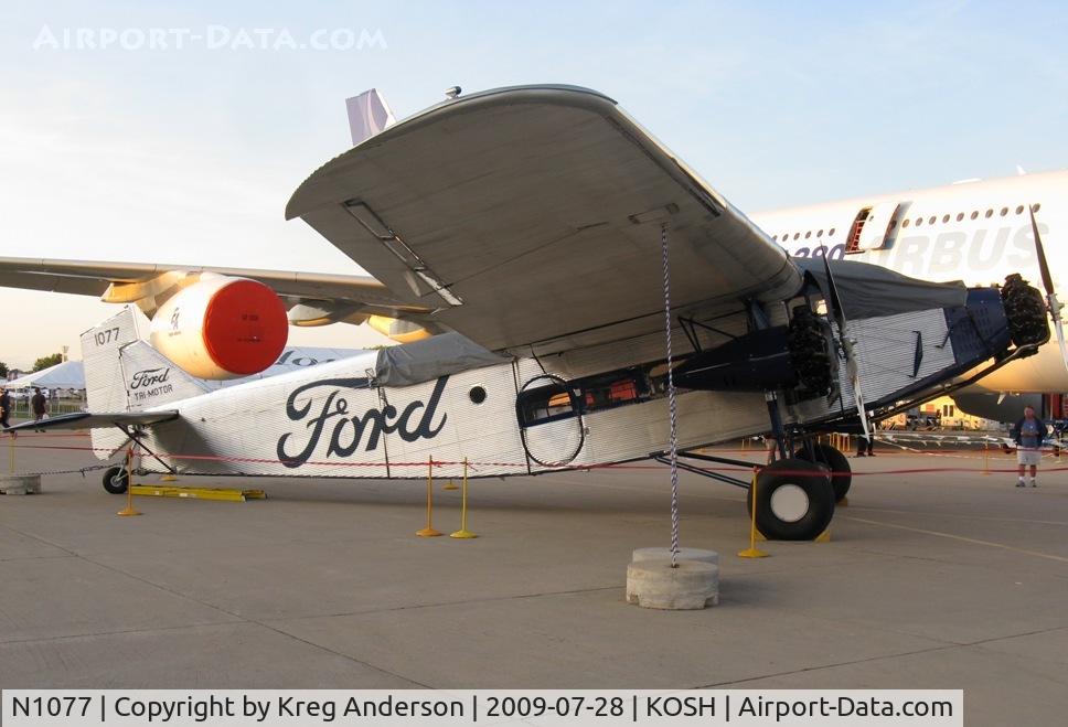 N1077, 1927 Ford 4-AT-B Tri-Motor C/N 10, EAA Airventure 2009