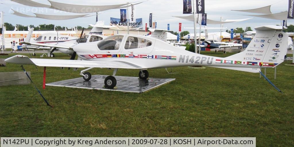 N142PU, Diamond DA-40 Diamond Star C/N 40.1042, EAA Airventure 2009