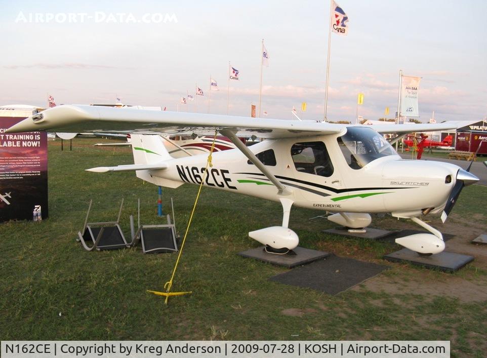 N162CE, 2008 Cessna 162 Skycatcher C/N 16200001, EAA Airventure 2009
