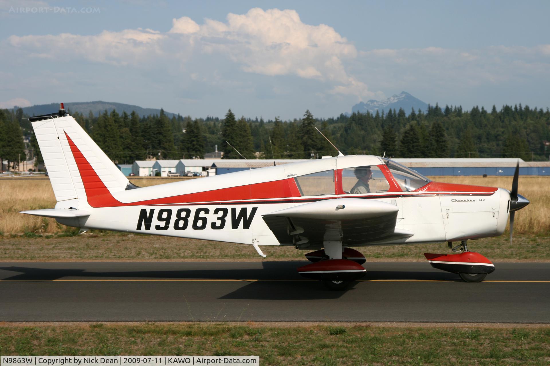 N9863W, 1967 Piper PA-28-140 Cherokee C/N 28-23379, KAWO