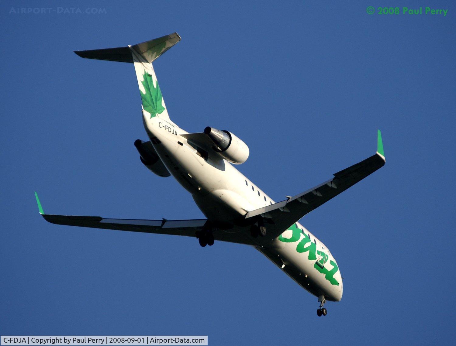 C-FDJA, 2004 Bombardier CRJ-200ER (CL-600-2B19) C/N 7979, Headed for RWY 1R at Dulles