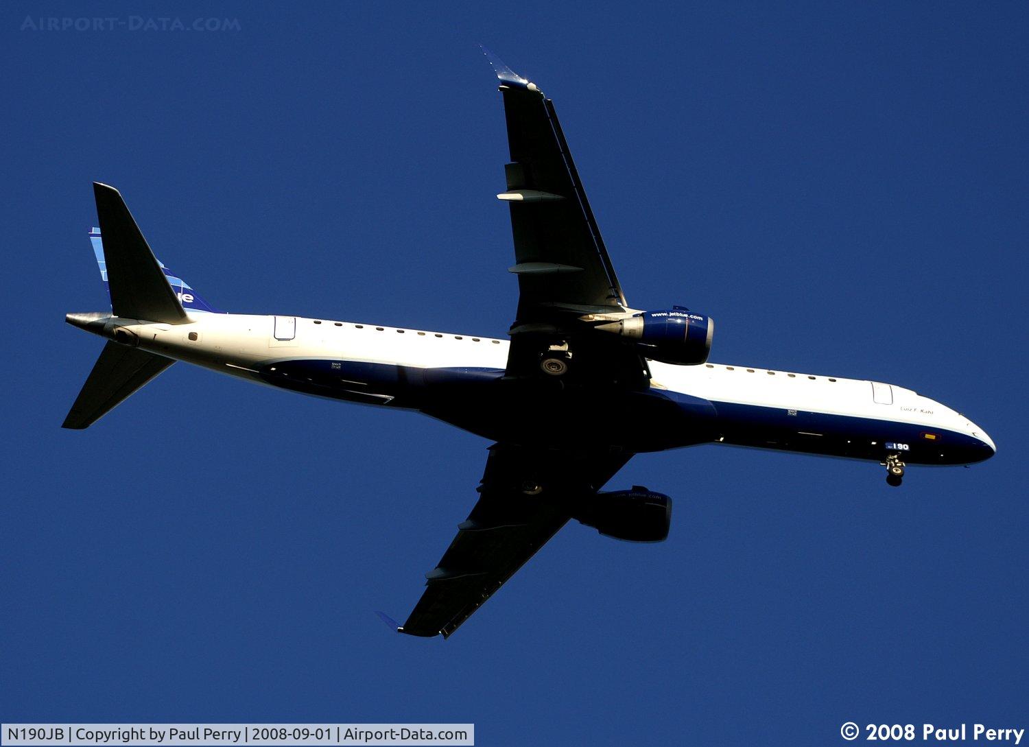 N190JB, 2005 Embraer 190AR (ERJ-190-100IGW) C/N 19000011, JetBlue dropping in