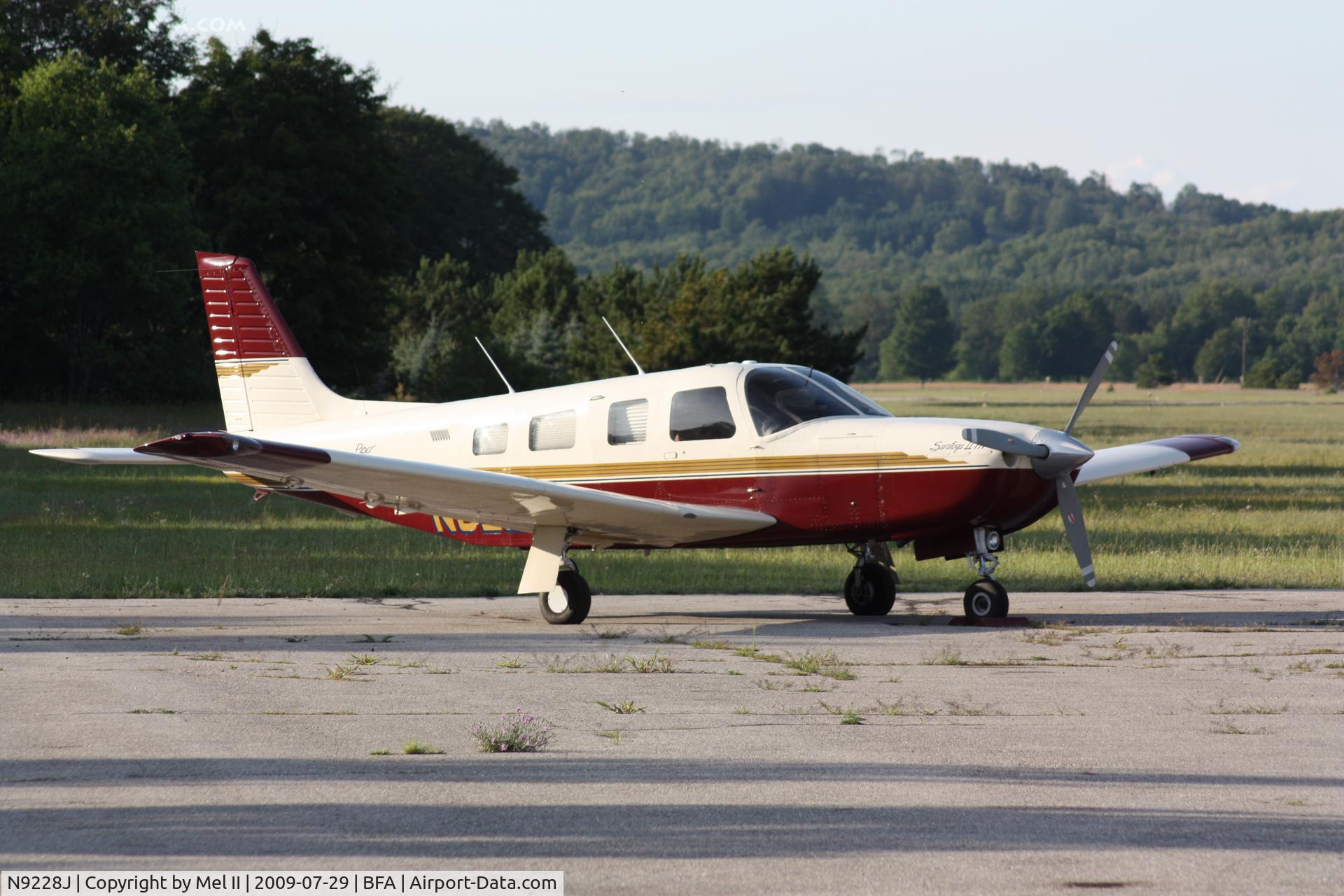 N9228J, 1993 Piper PA-32R-301 Saratoga C/N 3213058, Parked