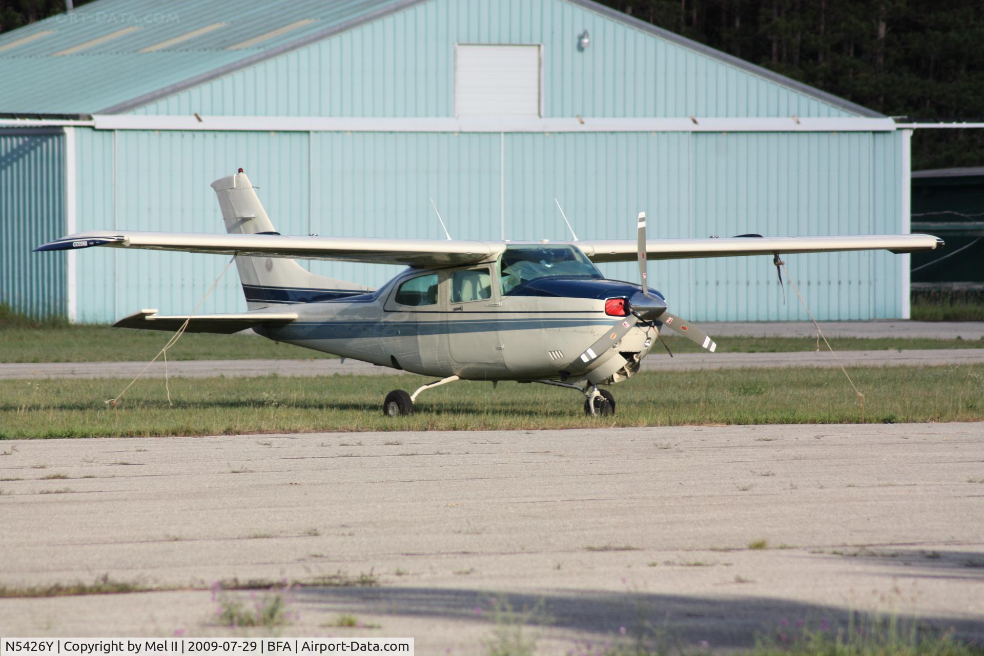 N5426Y, Cessna 210N Centurion C/N 21064202, Parked