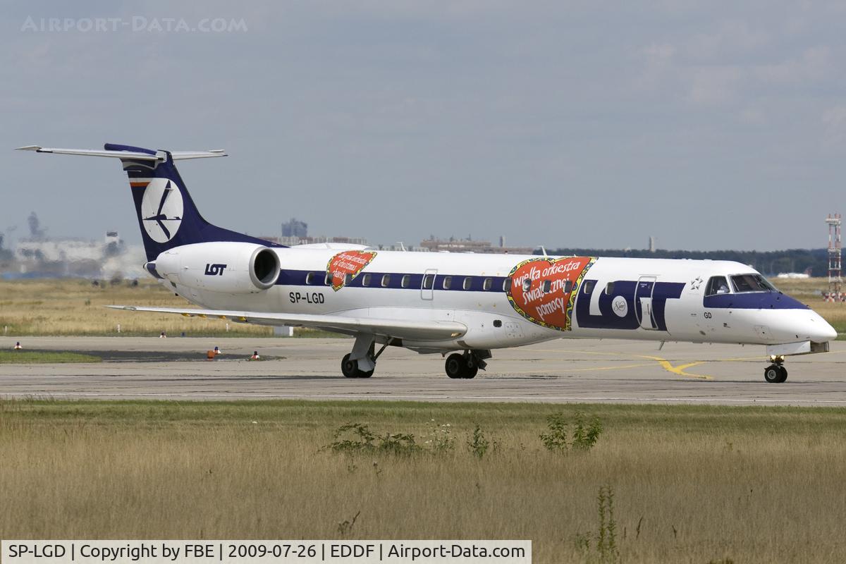 SP-LGD, 2000 Embraer EMB-145EP (ERJ-145EP) C/N 145244, line up RW18W