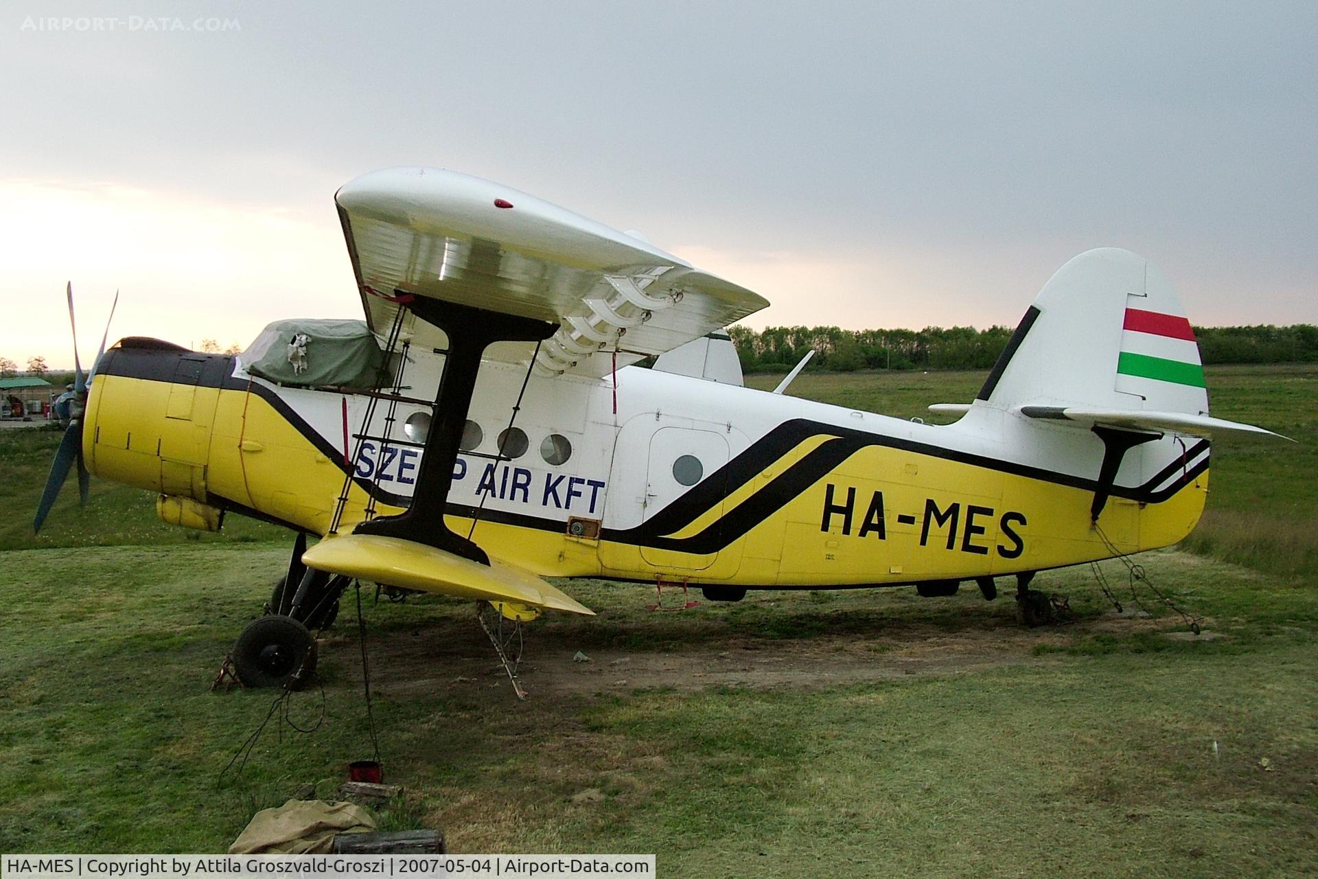 HA-MES, 1981 PZL-Mielec AN-2R C/N 1G194-28, Nagyszénás agricultural airport and ascending place.