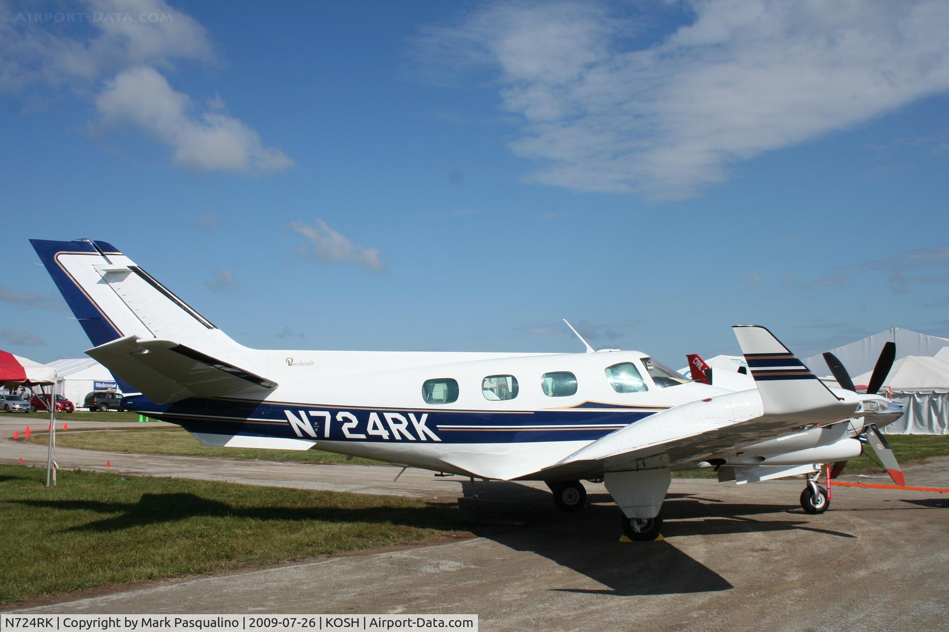 N724RK, 1981 Beech B-60 Duke C/N P-583, Beech B60