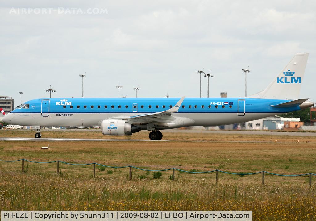 PH-EZE, 2009 Embraer 190LR (ERJ-190-100LR) C/N 19000288, Lining up rwy 32R for departure...