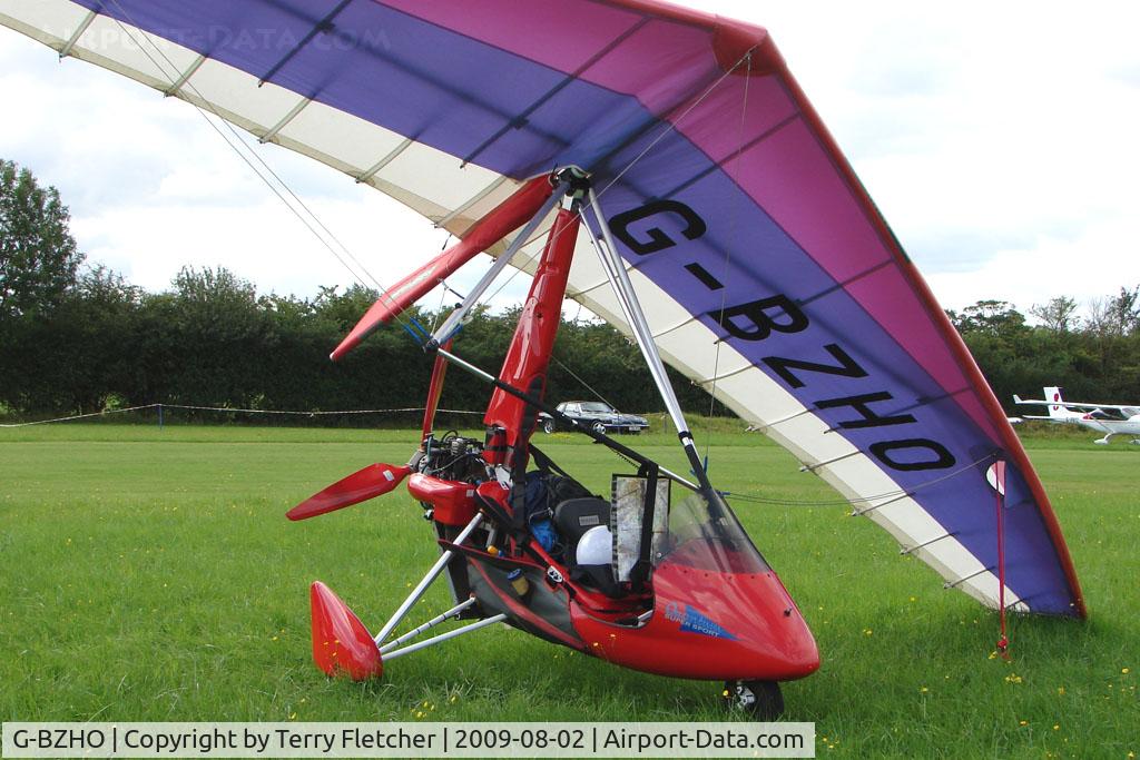 G-BZHO, 2000 Pegasus Quantum 15 C/N 7658, Pegasus Quantum at the 2009 Stoke Golding Stakeout event