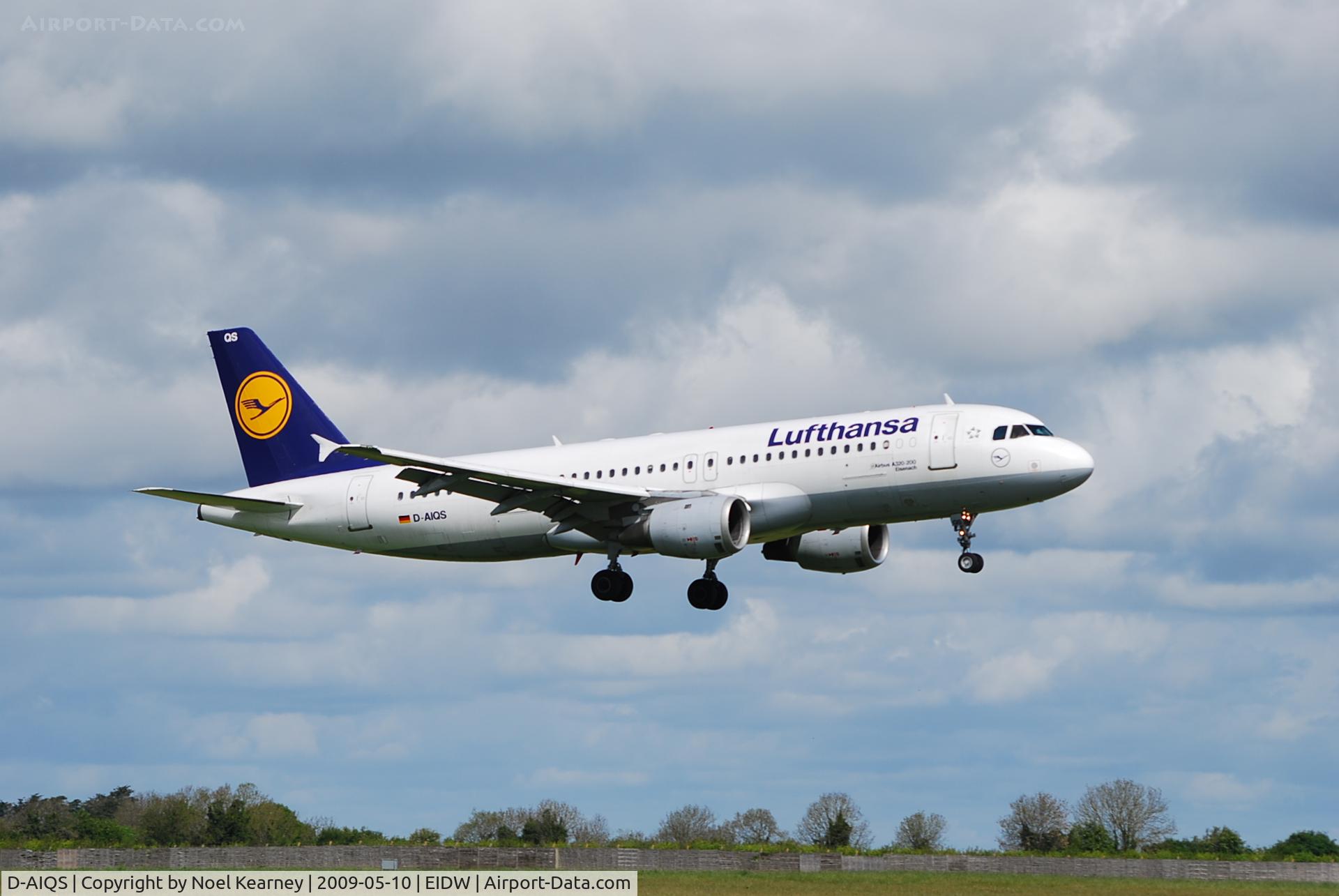 D-AIQS, 1993 Airbus A320-211 C/N 401, Landing Rwy 10