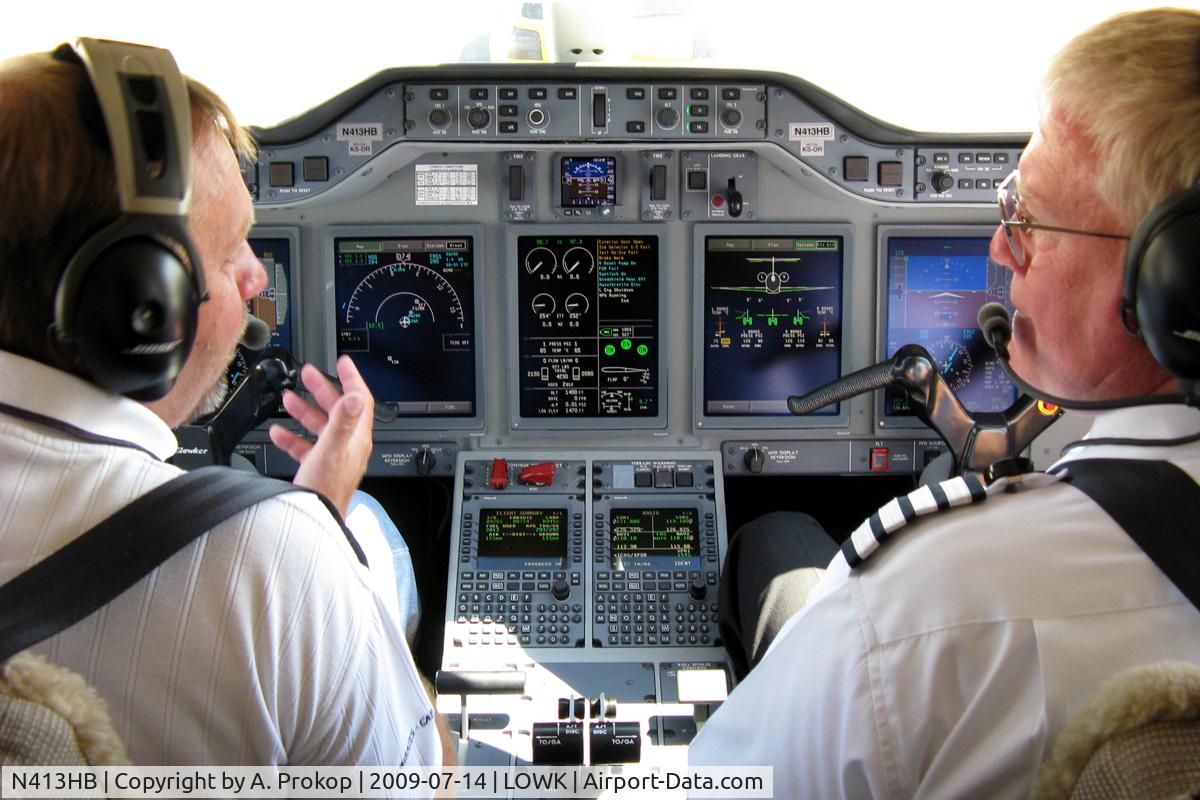 N413HB, 2008 Hawker Beechcraft 4000 C/N RC-13, Flight deck of the new Hawker 4000