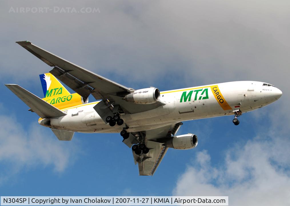 N304SP, 1979 McDonnell Douglas DC-10-30 C/N 46540, Big and heavy