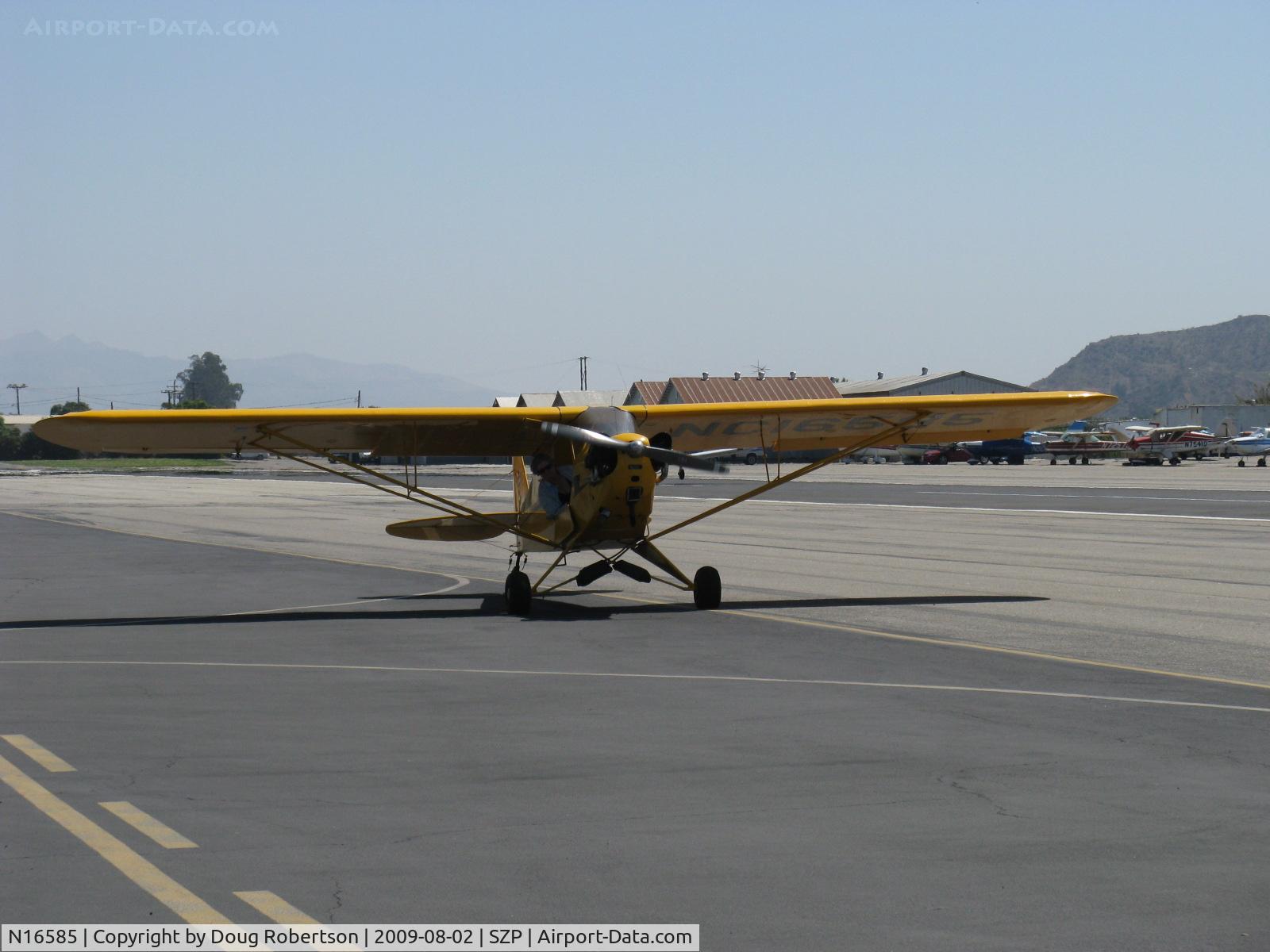 N16585, 1946 Piper J-3C-65 Cub C/N RH 17868, 1946 Piper Hoesch J3C-65 CUB, Continental C85 85 Hp upgrade, Experimental class, taxi