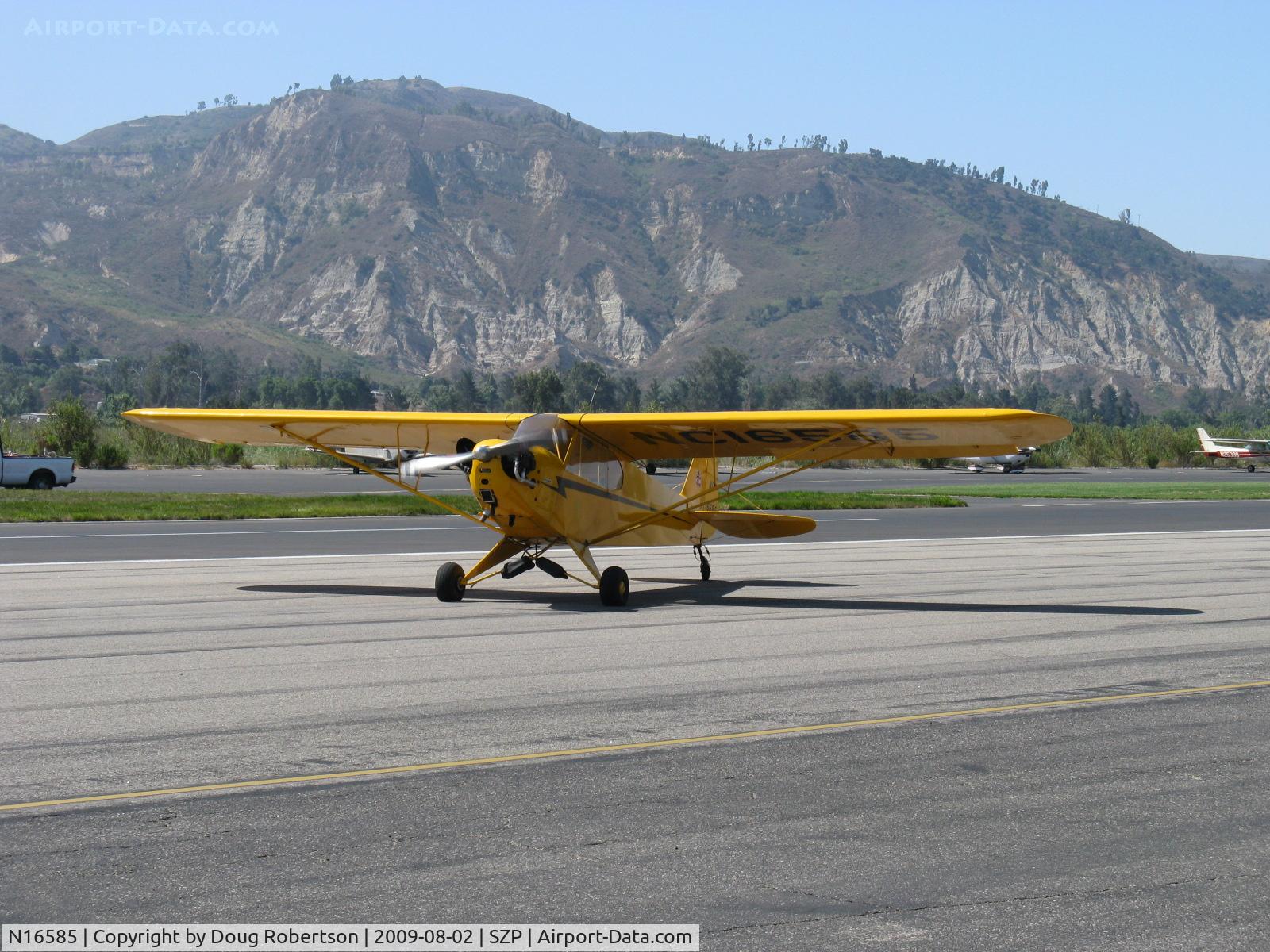 N16585, 1946 Piper J-3C-65 Cub C/N RH 17868, 1946 Piper Hoesch J3C-65 CUB, Continental C85 85 Hp upgrade, Experimental class, taxi