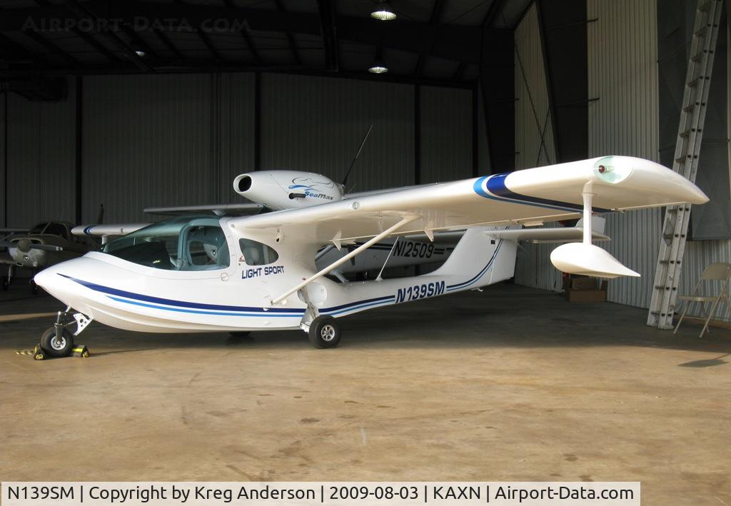 N139SM, 2007 Airmax SeaMax M-22 C/N 41LSA, Very cool amphibian LSA, hangared for the night.