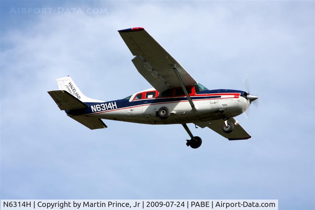 N6314H, 1978 Cessna 207A C/N 20700478, Frontier Alaska Cessna 207 landing 18 Bethel