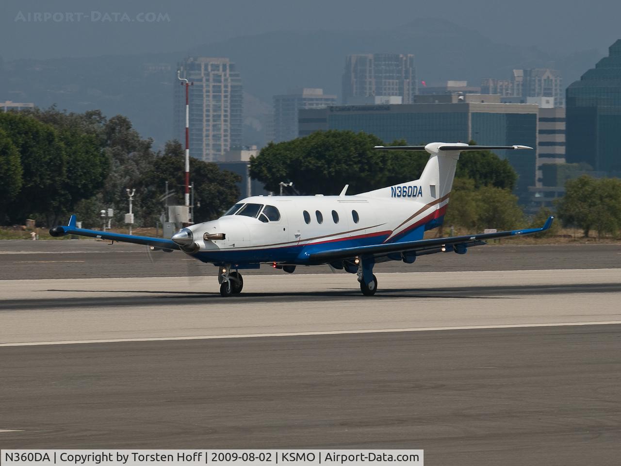 N360DA, 1999 Pilatus PC-12/45 C/N 270, N360DA departing from RWY 21