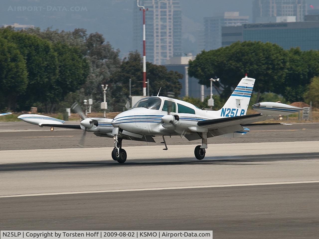 N25LP, 1973 Cessna 310Q C/N 310Q0748, N25LP arriving on RWY 21