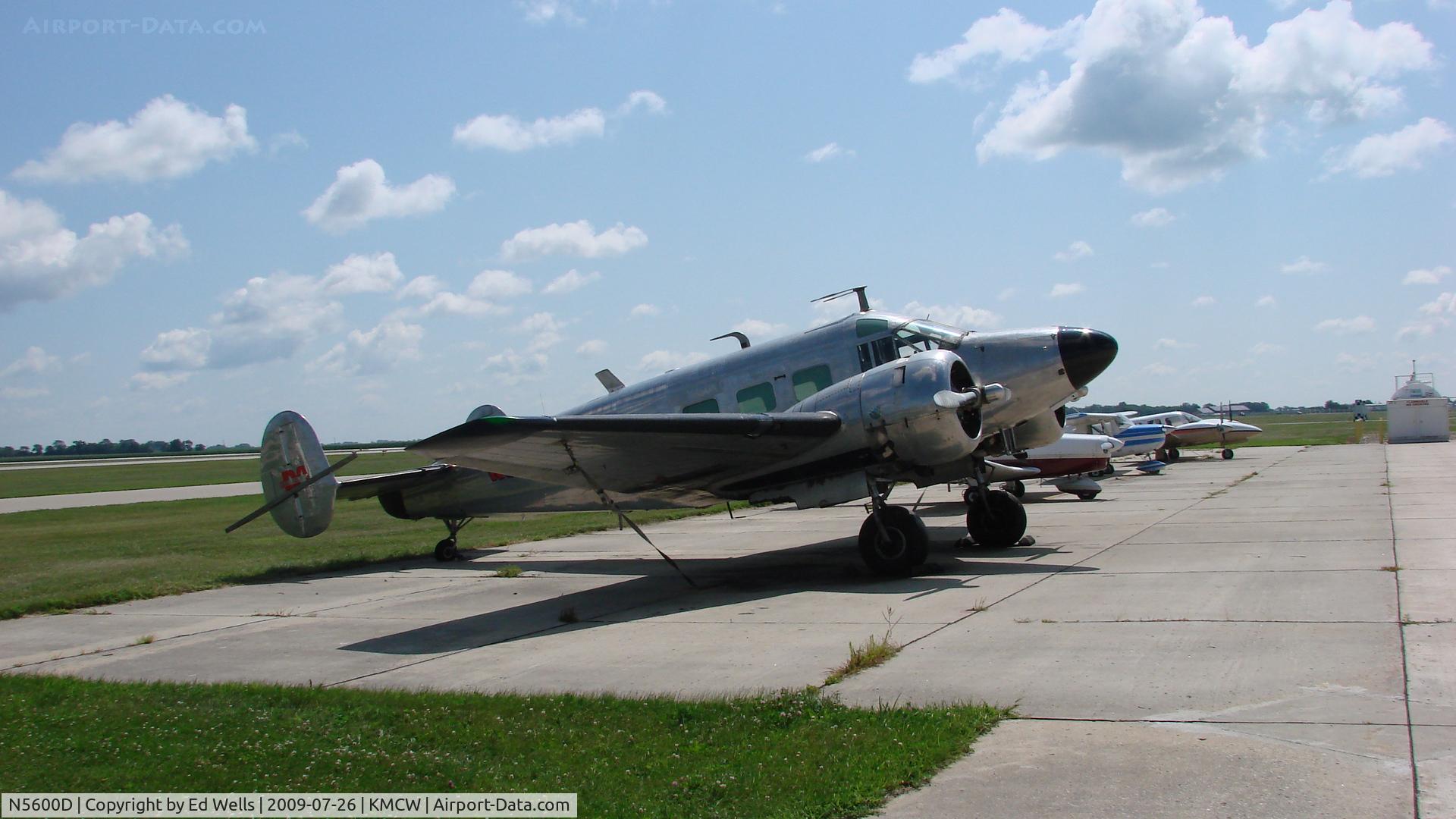 N5600D, 1957 Beech E18S C/N BA-296, On the ramp at MCW