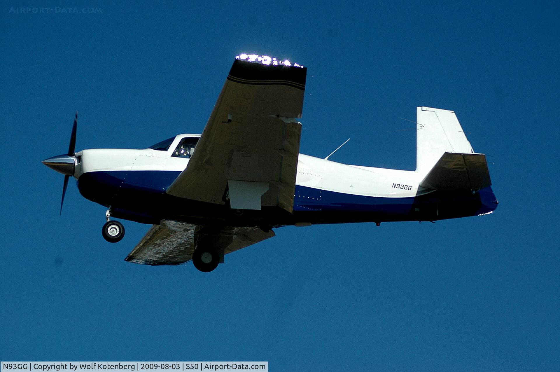 N93GG, 1964 Mooney M20E C/N 385, on final
