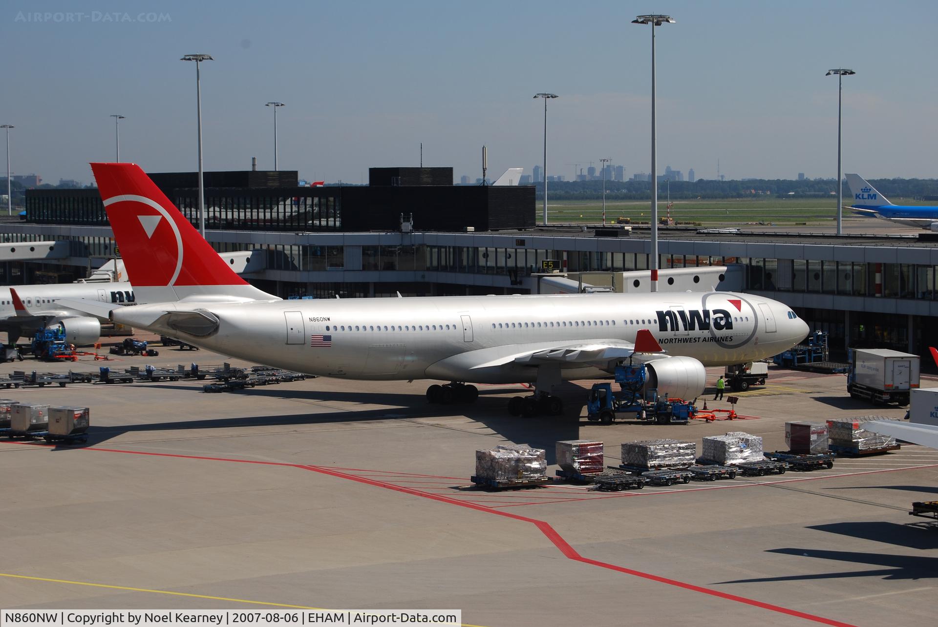 N860NW, 2006 Airbus A330-223 C/N 778, Taken from Roof Terrace