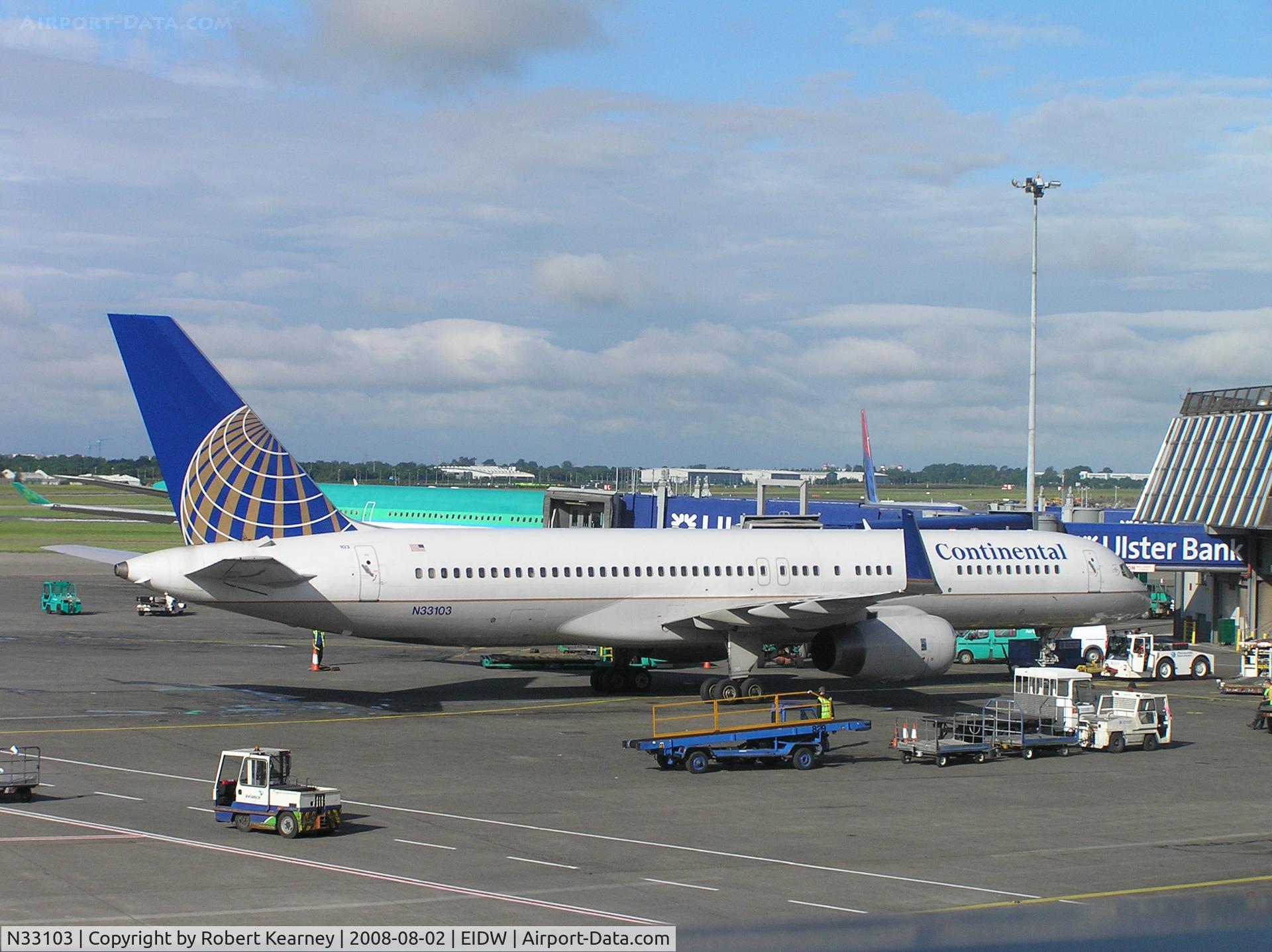 N33103, 1994 Boeing 757-224 C/N 27293, Continental on stand