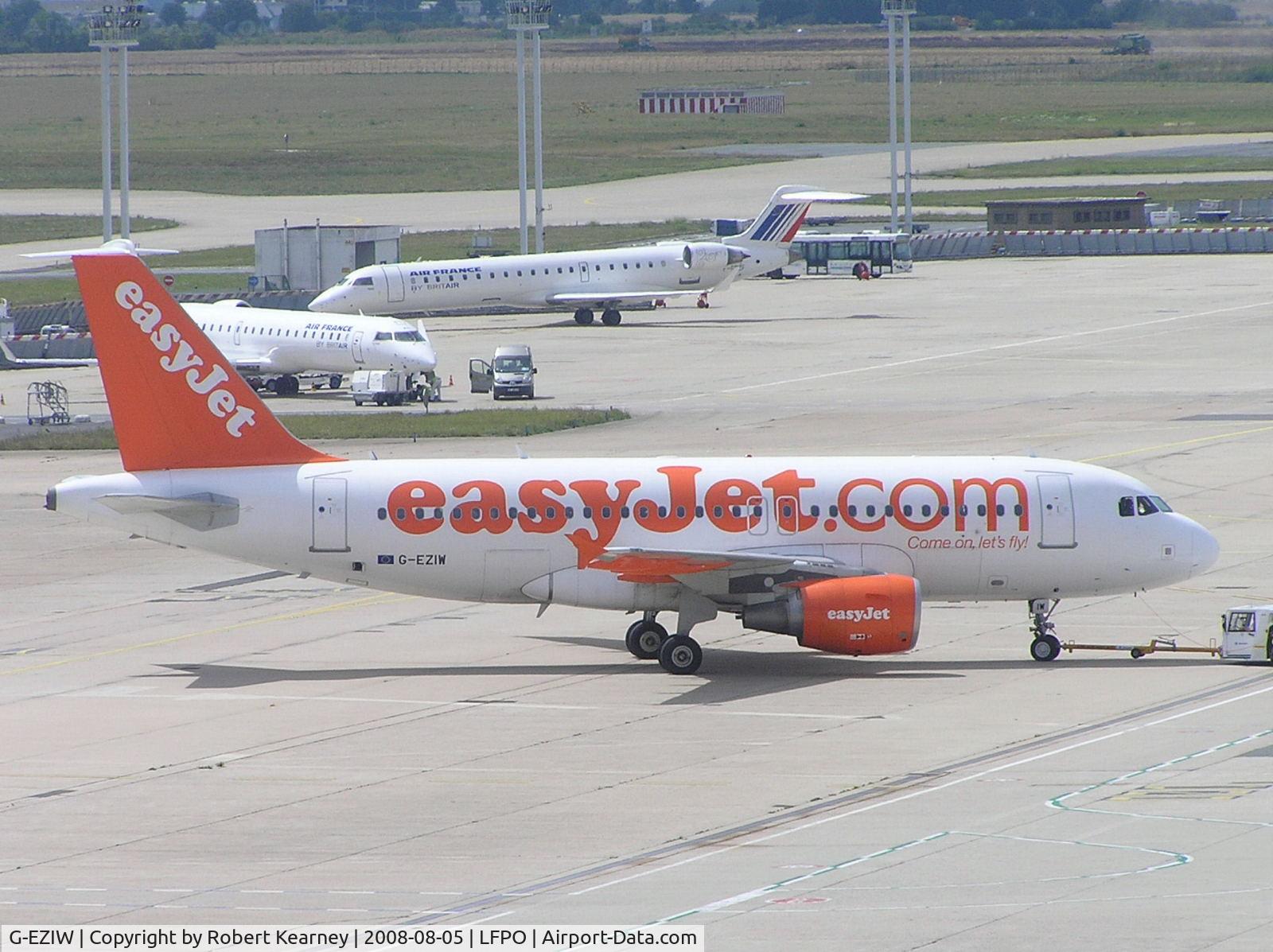 G-EZIW, 2005 Airbus A319-111 C/N 2578, EASY pushing back