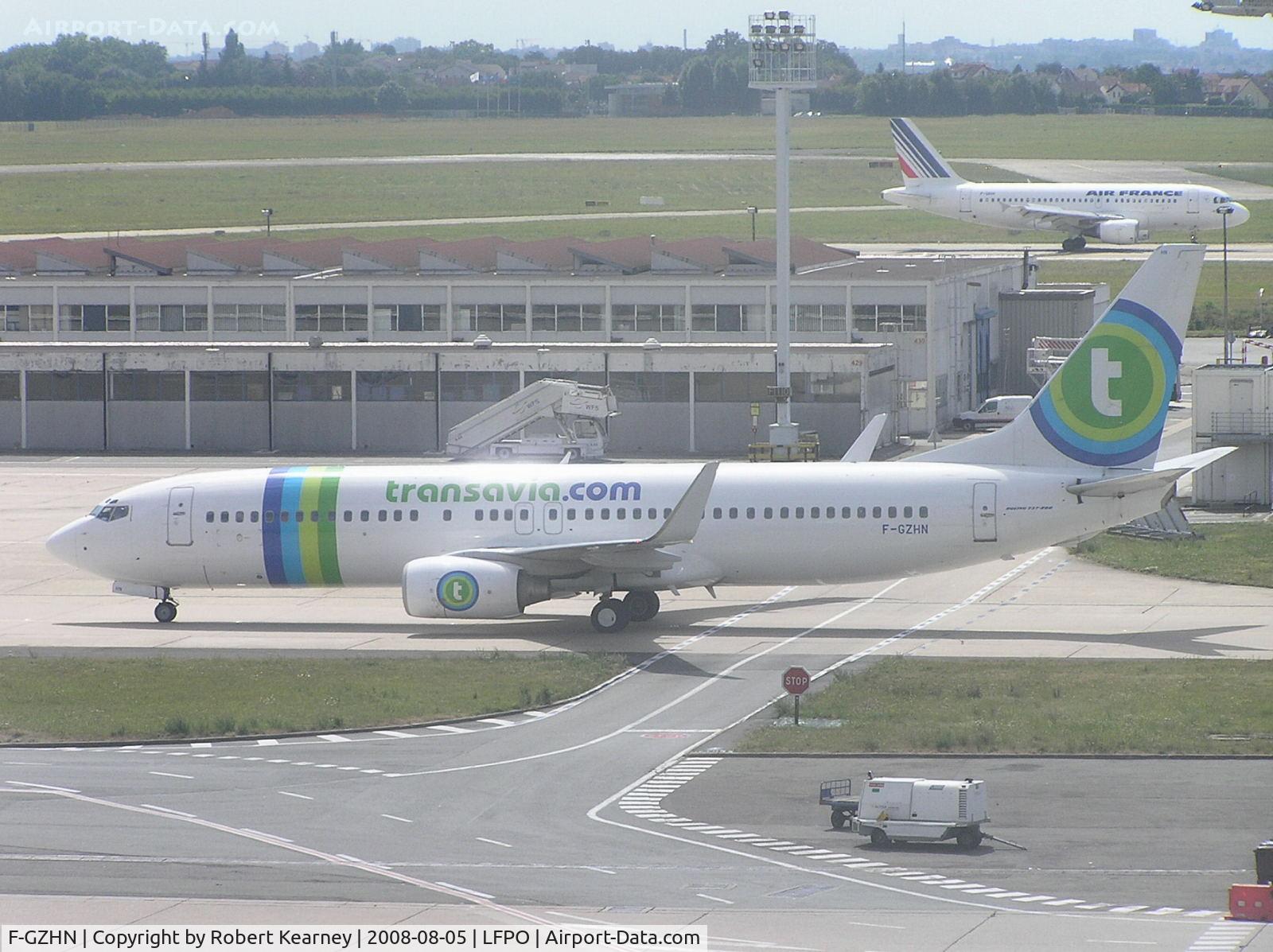 F-GZHN, 1999 Boeing 737-85H C/N 29445, Transavia going to stand