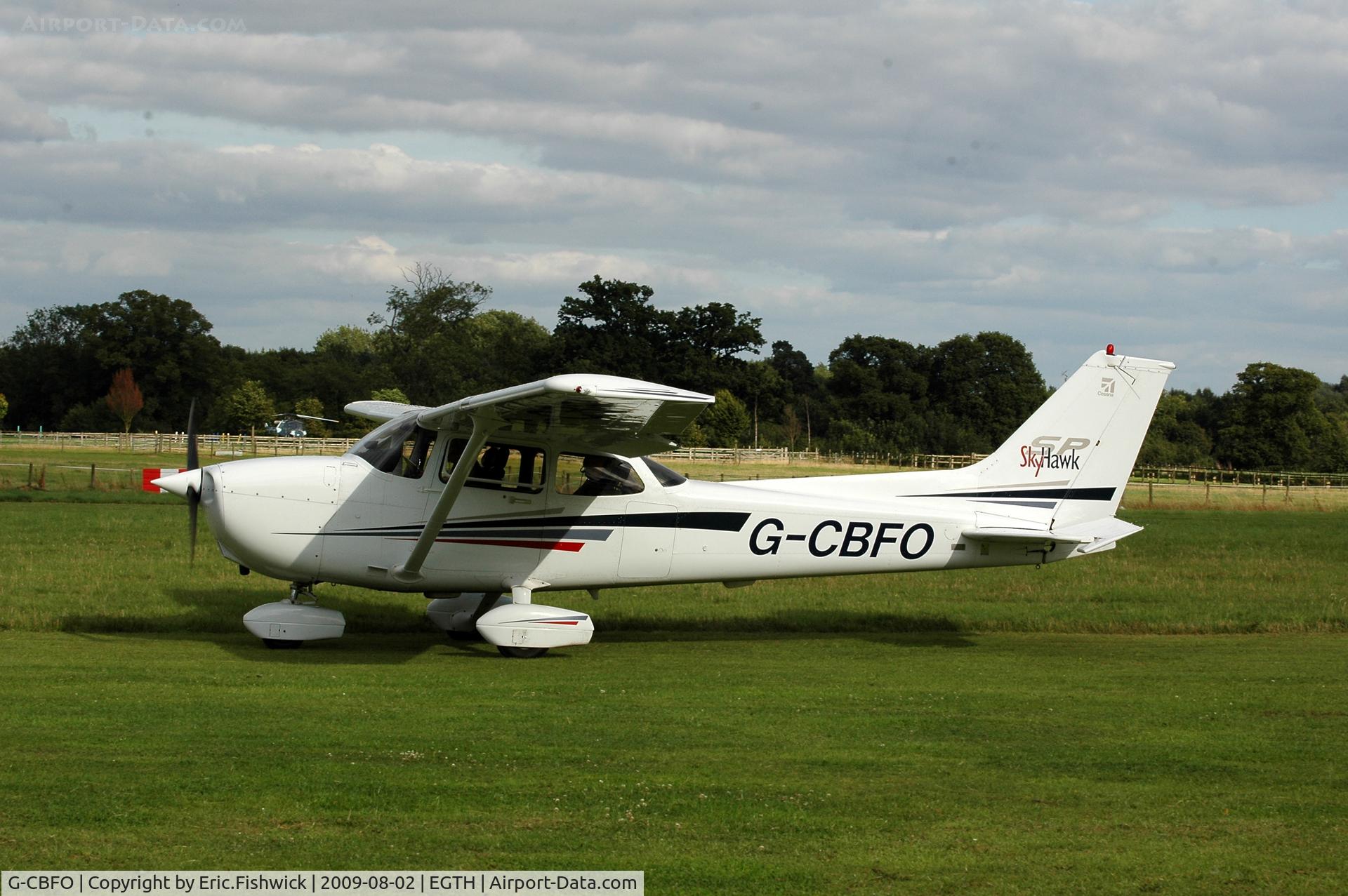 G-CBFO, 2001 Cessna 172S Skyhawk SP C/N 172S8929, G-CBFO departing Shuttleworth Military Pagent Air Display Aug 09