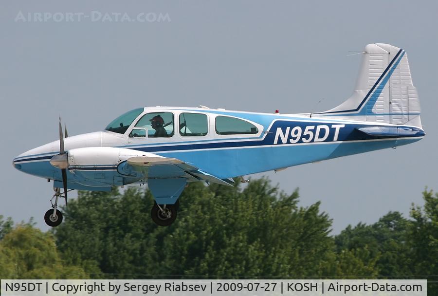 N95DT, 1963 Beech D95A Travel Air C/N TD-563, EAA AirVenture 2009