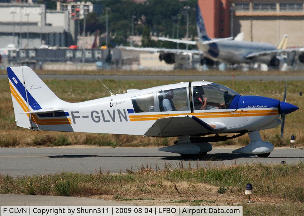 F-GLVN, Robin DR-400-140B Major C/N 2163, Taxiing to the General Aviation area...
