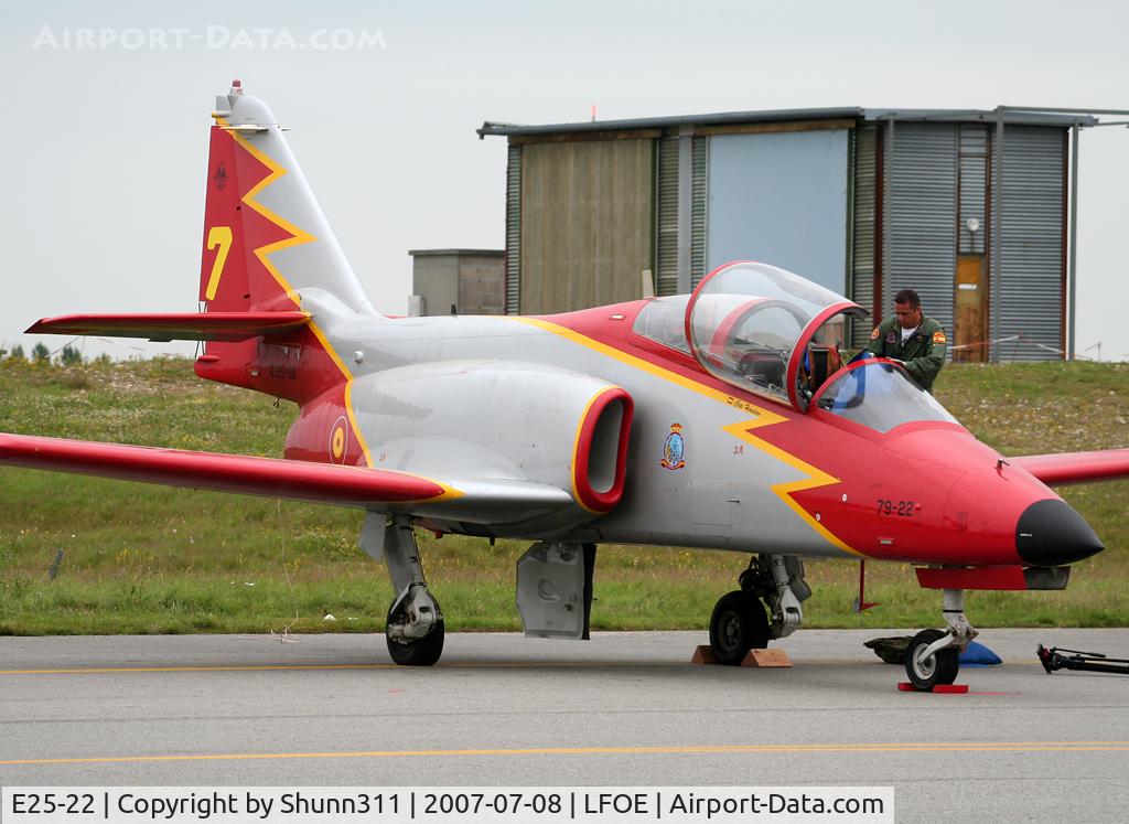 E25-22, CASA C-101EB Aviojet C/N EB01-22-022, Used as a demo during LFOE Airshow 2007