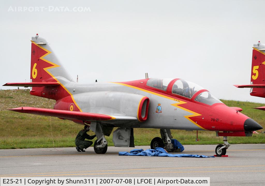 E25-21, CASA C-101EB Aviojet C/N EB01-21-021, Used as a demo during LFOE Airshow 2007