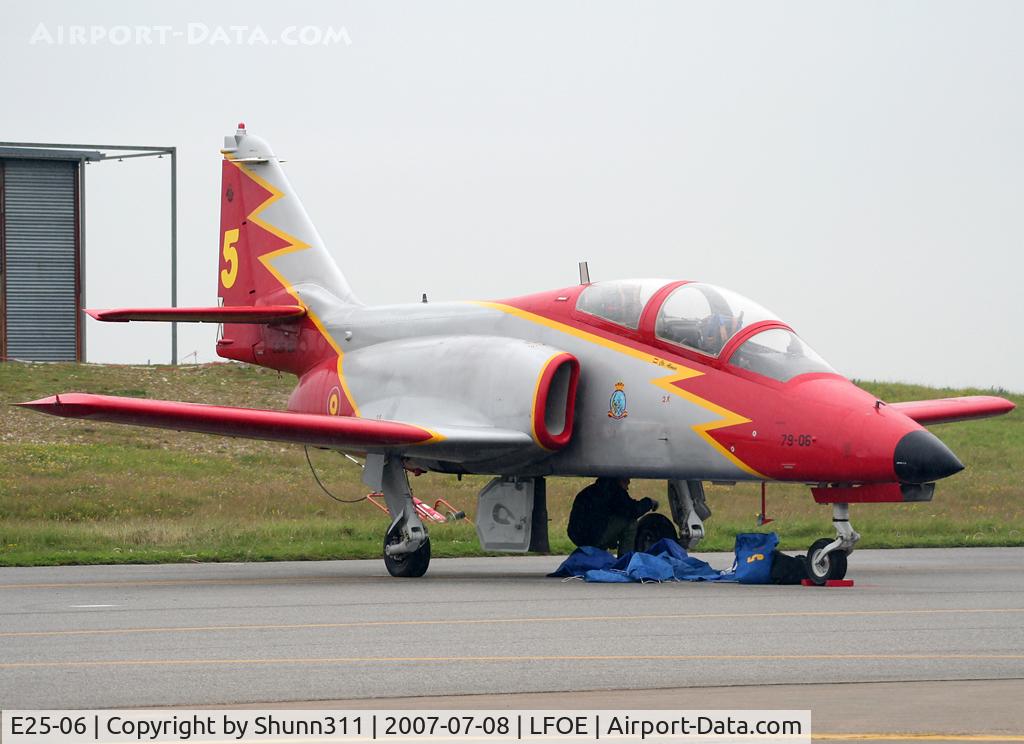 E25-06, CASA C-101EB Aviojet C/N EB01-06-006, Used as a demo during LFOE Airshow 2007
