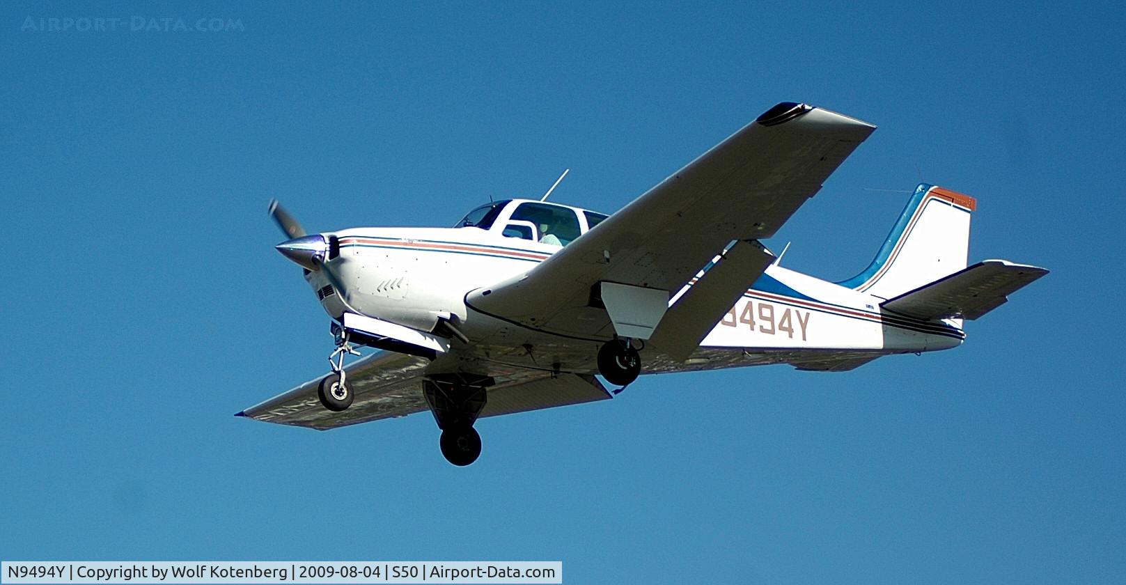 N9494Y, 1961 Beech 35-A33 Debonair C/N CD-303, on final