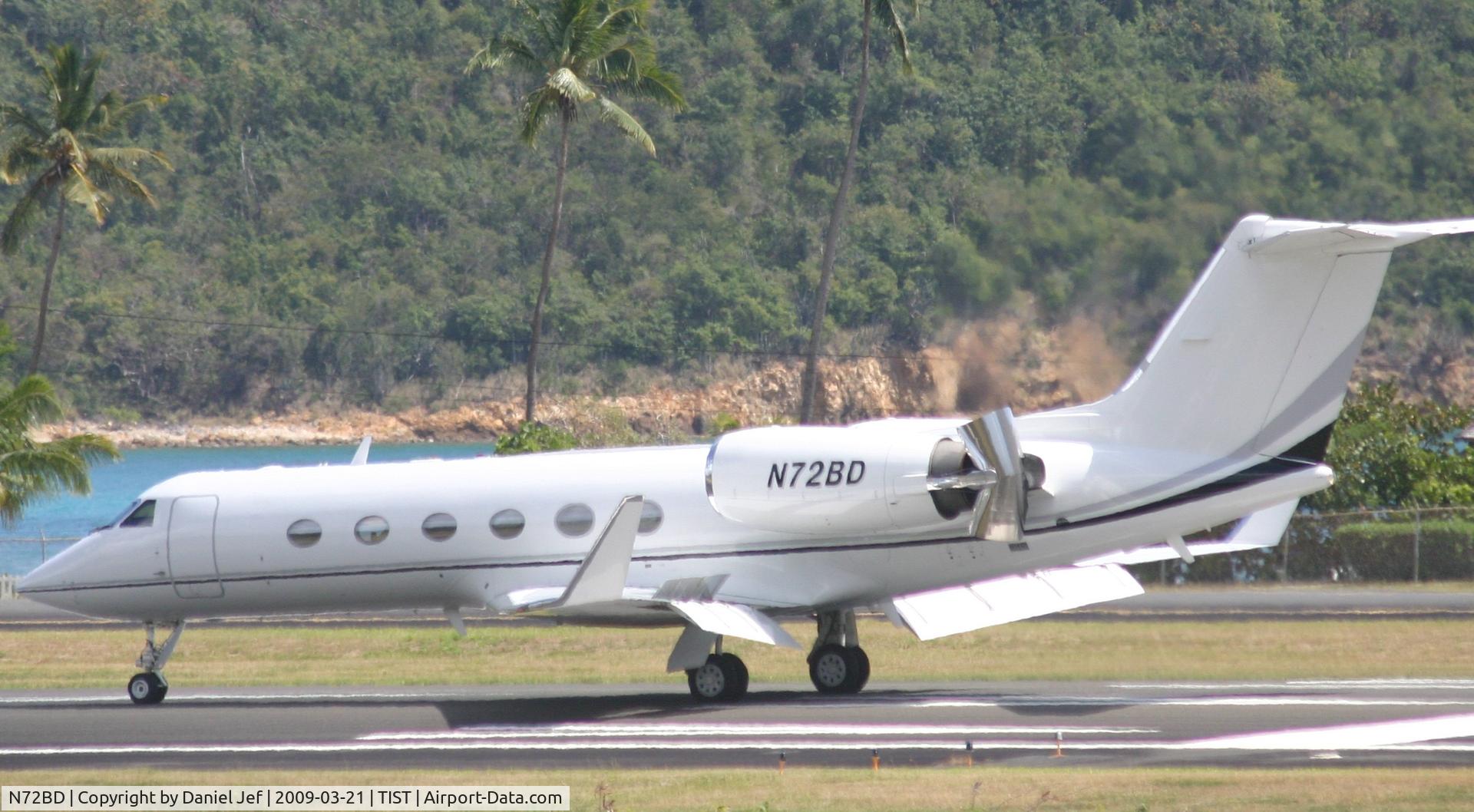 N72BD, 2000 Gulfstream Aerospace G-IV C/N 1420, Rolling out at Tist