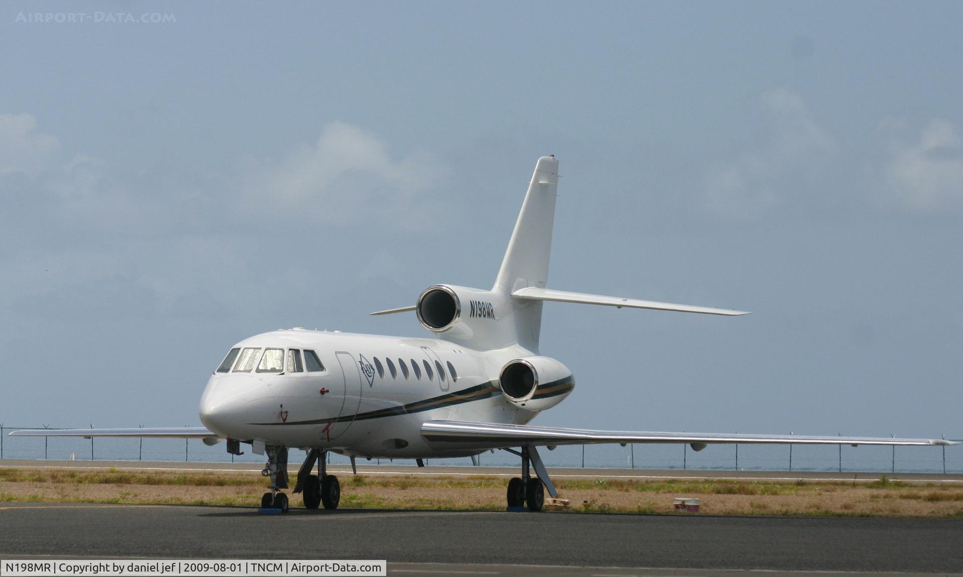N198MR, 1984 Dassault Falcon 50 C/N 149, park at the private parkings