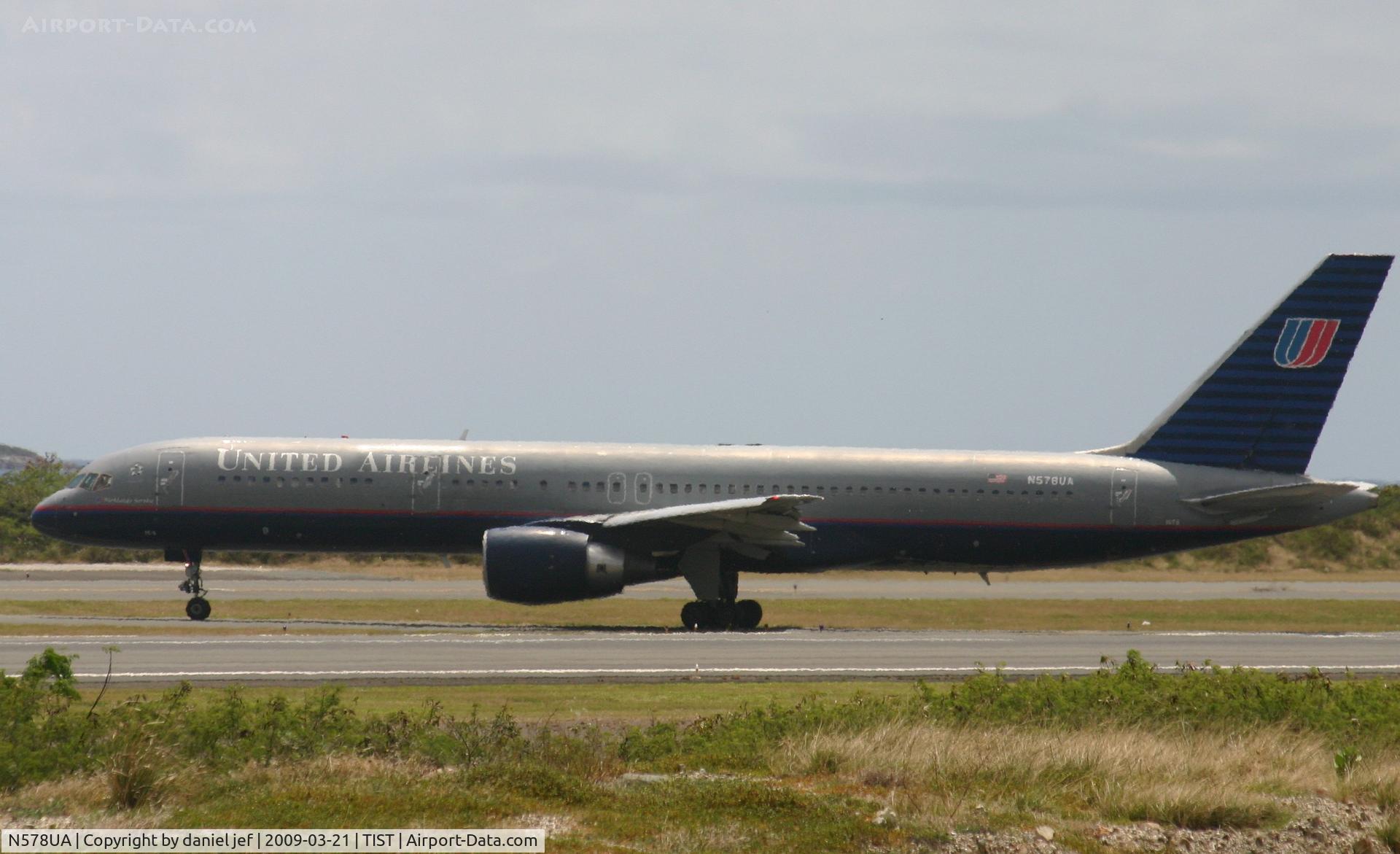 N578UA, 1993 Boeing 757-222 C/N 26694, taxing to parking at tist