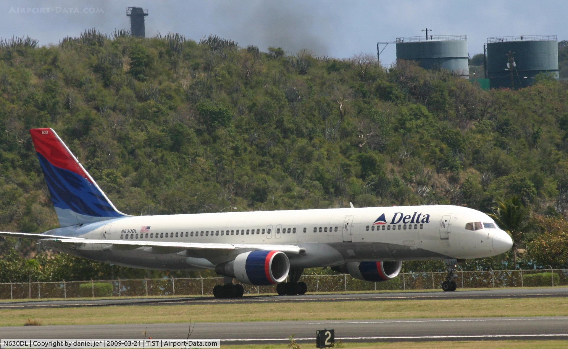 N630DL, 1987 Boeing 757-232 C/N 22920, back traking to parking